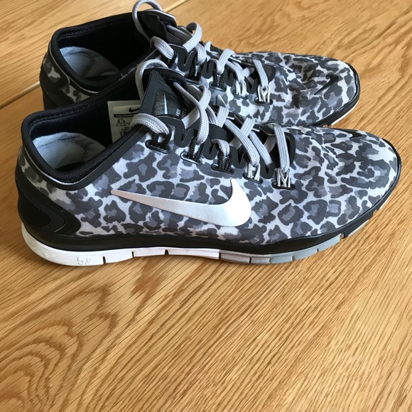 Nike Free TR Connect 2 Leopard Sneakers Nike Free TR Connect 2 Leopard Sneakers